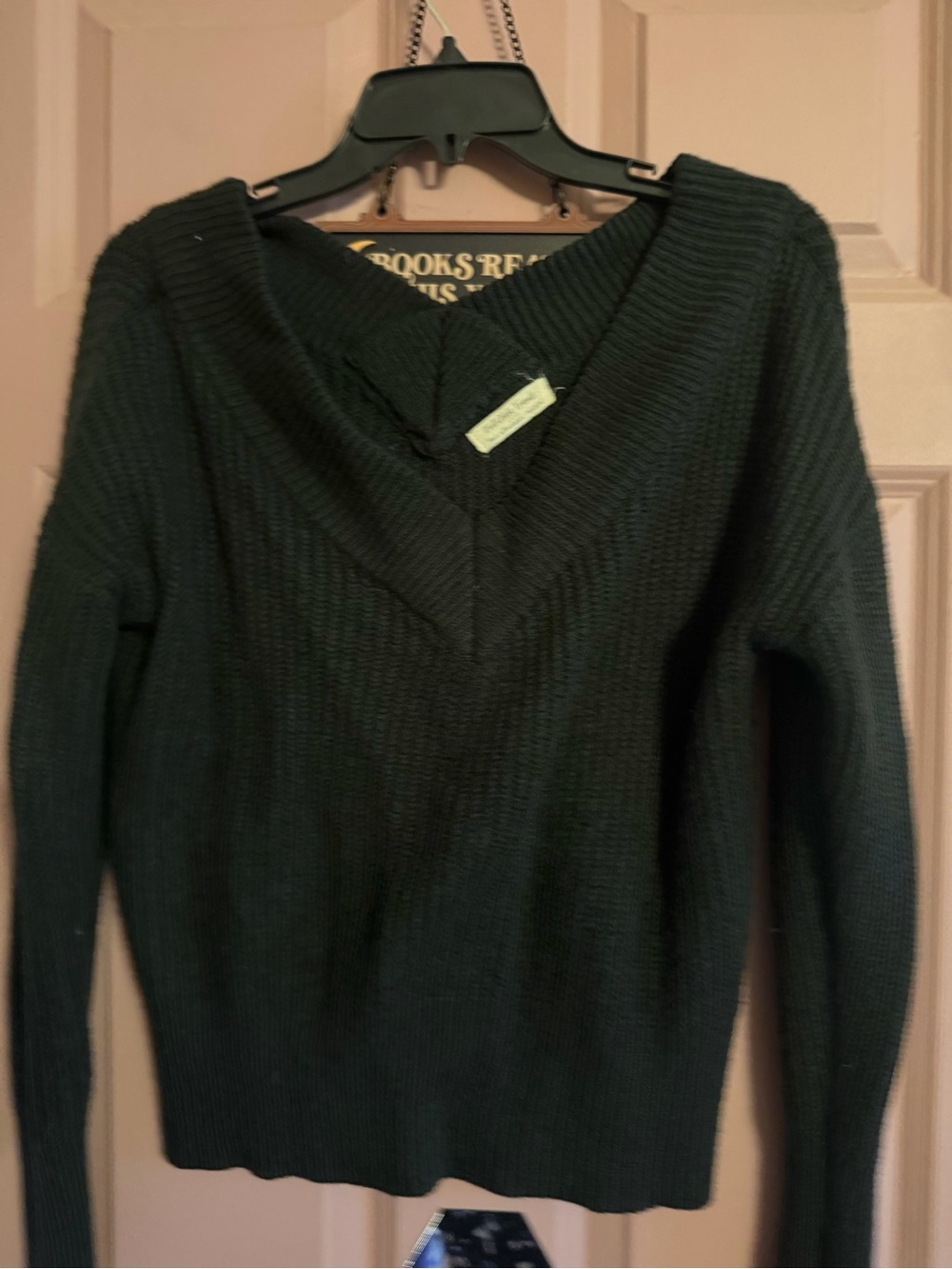 Ribbed V-Neck Sweater in Dark Green